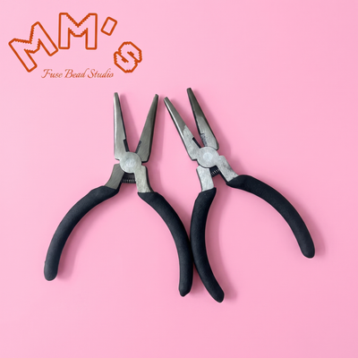Craft pliers for assembling bead keychains and charms
